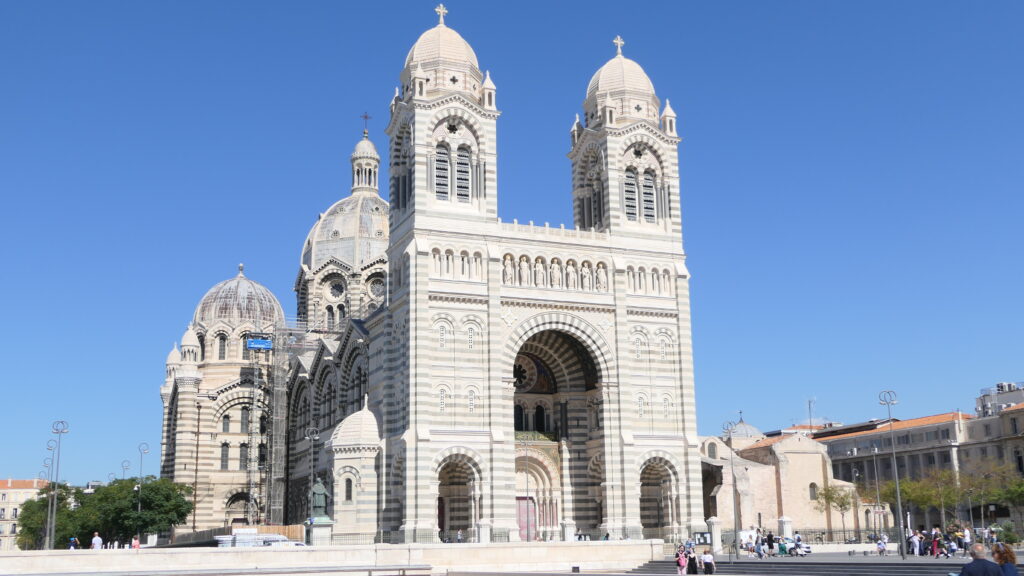 ue impressionnante de la Cathédrale de la Major, un site historique à ne pas manquer lors d'une visite d'une journée à Marseille